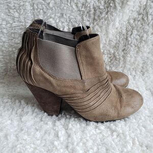Vince Camuto Brown‎ Ruched Leather Ankle Boots sz 6